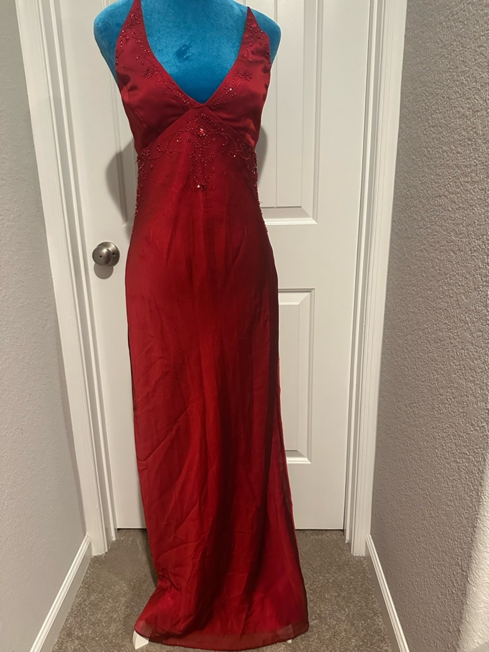 Burgundy Dave & Johnny Evening Gown – Size 7/8 – Open Back Lace-Up Formal Dress